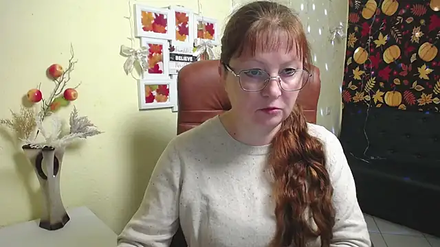 Snapshot of VanessaHotts chatting on 24, 11, 2025 VanessaHotts online show from 24, 11, 2025