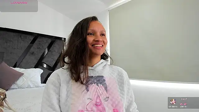 AnnieAndStefan online show from 4, 12, 2024