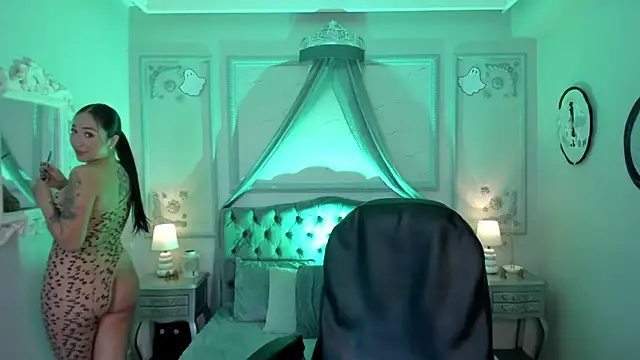 Snapshot of maggietime chatting on 21, 10, 2025 maggietime online show from 21, 10, 2025