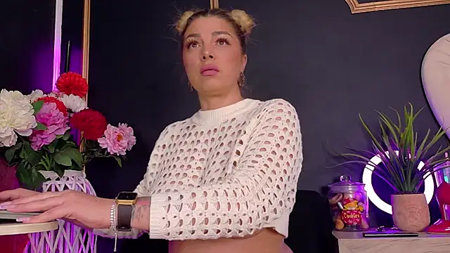 Snapshot of DeeaDiamondd chatting on 12, 10, 2025 DeeaDiamondd online show from 12, 10, 2025