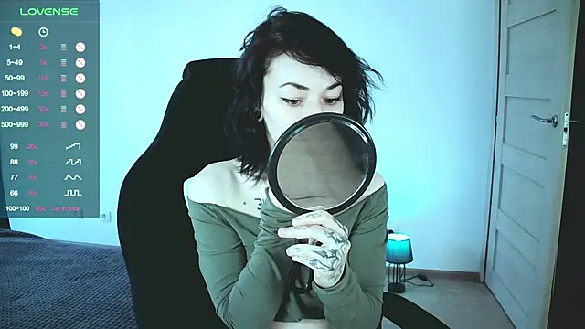 pale skin online show from 20, 12, 2024