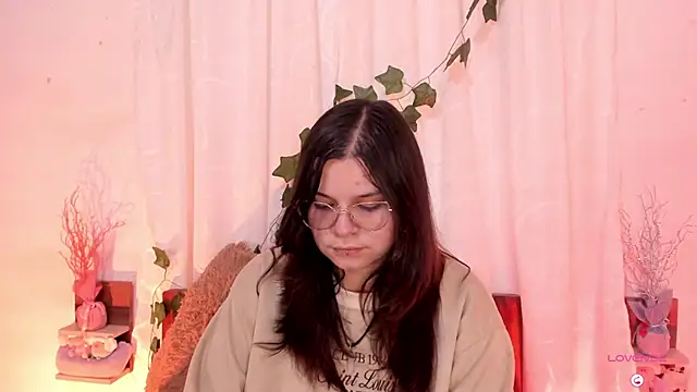 Snapshot of Mey_moon chatting on 28, 2, 2025 Mey moon online show from 28, 2, 2025