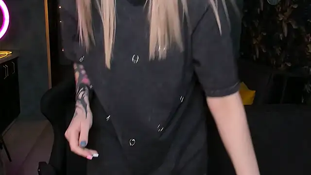 Blckmirrorr online show from 2, 11, 2025