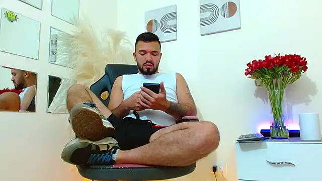 Snapshot of mathew_vidal1 chatting on 10, 10, 2025 mathew vidal1 online show from 10, 10, 2025