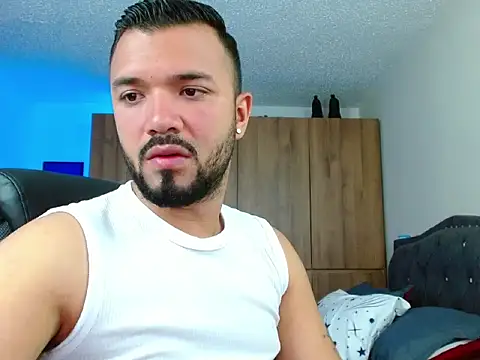 Snapshot of mathew_vidal1 chatting on 22, 11, 2025 mathew vidal1 online show from 22, 11, 2025