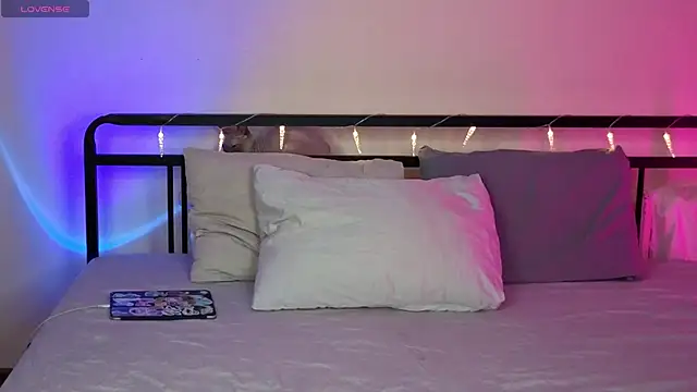 sinthiaroze online show from 24, 10, 2025