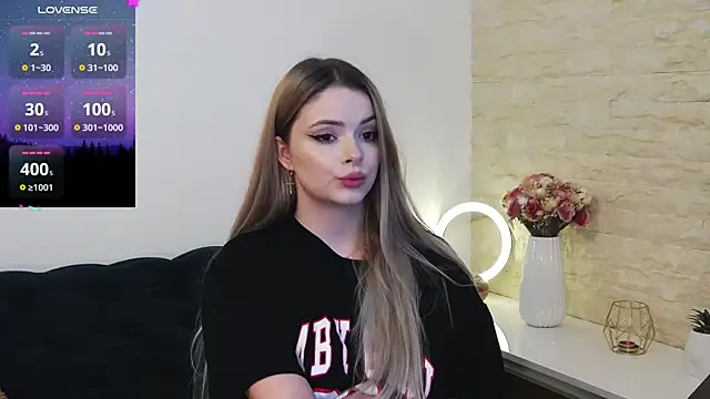 Kailynn Moenn online show from 11, 12, 2024