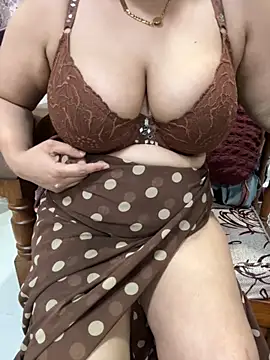 Sexybomb33 online show from 12, 11, 2025