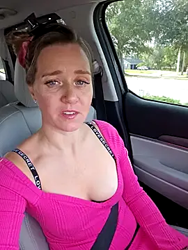 Snapshot of SkyelarSommer chatting on 15, 12, 2025 SkyelarSommer online show from 15, 12, 2025