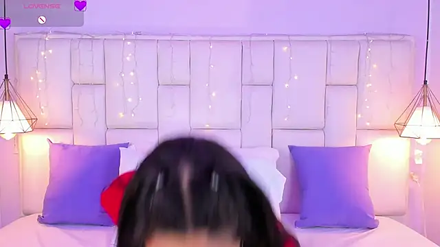 SarahSophia  online show from 13, 1, 2025