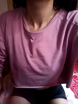 Snapshot of LissaThompsom chatting on 4, 3, 2025 LissaThompsom online show from 4, 3, 2025