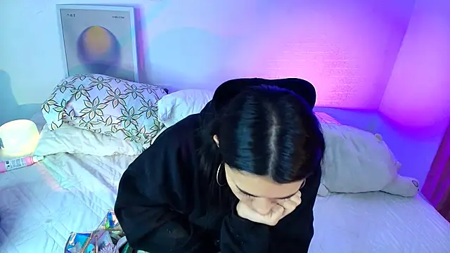 Snapshot of AmyOlimpo chatting on 4, 4, 2026 AmyOlimpo online show from 4, 4, 2026