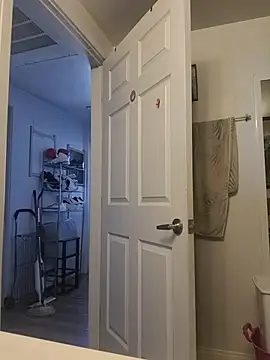 Snapshot of Annonymous607 chatting on 13, 12, 2025 Annonymous607 online show from 13, 12, 2025