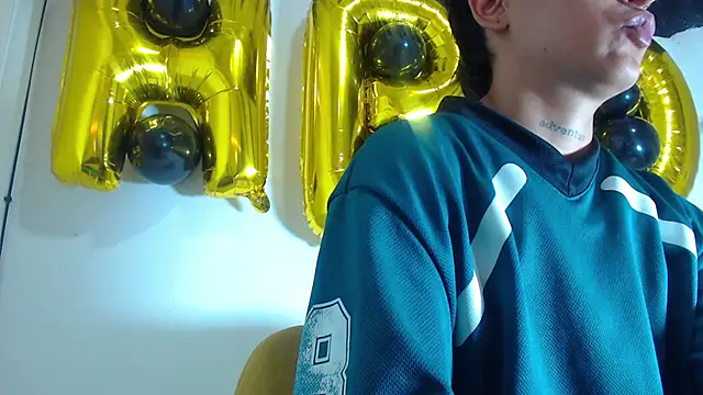 Snapshot of Tamarahryan chatting on 15, 12, 2025 Tamarahryan online show from 15, 12, 2025