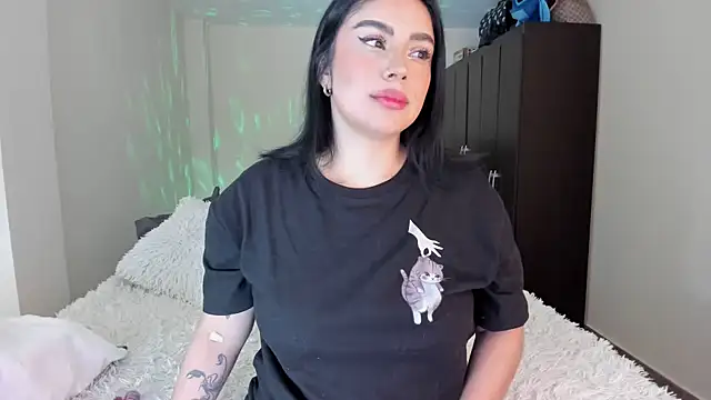 Snapshot of rosalie_lust chatting on 25, 2, 2025 rosalie lust online show from 25, 2, 2025