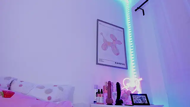 Snapshot of _viioletweekend_ chatting on 6, 3, 2025 viioletweekend online show from 6, 3, 2025