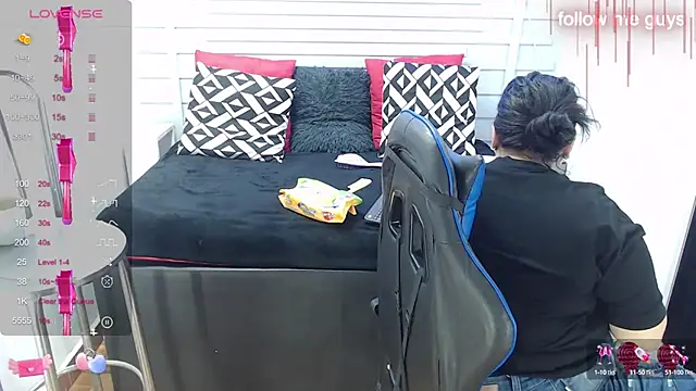 evelin zaens online show from 1, 2, 2025