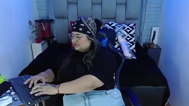 evelin zaens online show from 10, 11, 2025