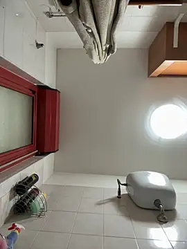 Snapshot of michele1500 chatting on 28, 11, 2025 michele1500 online show from 28, 11, 2025