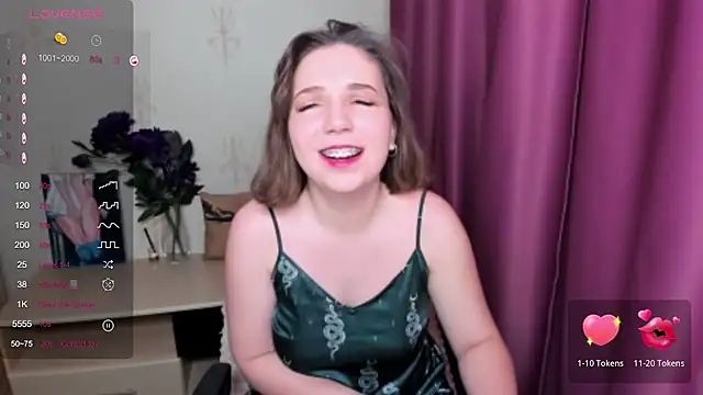 KindHazelHere  online show from 29, 1, 2025