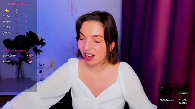 KindHazelHere  online show from 16, 12, 2025