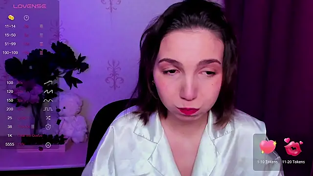 KindHazelHere  online show from 25, 2, 2026