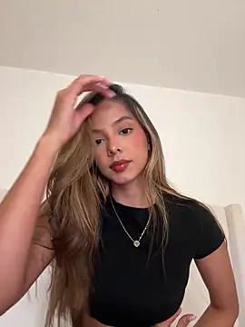 Bella cutte  online show from 23, 11, 2025