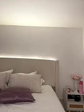 Bella cutte  online show from 4, 12, 2025