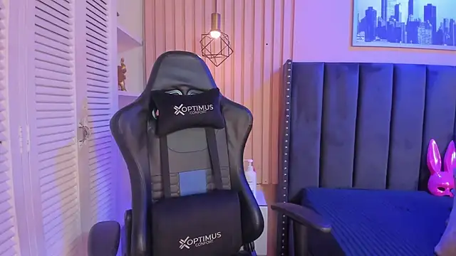 ashlye miller  online show from 10, 10, 2025