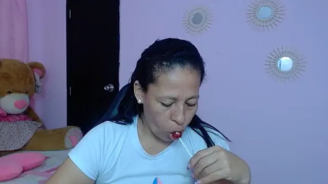 mature martina online show from 1, 2, 2025