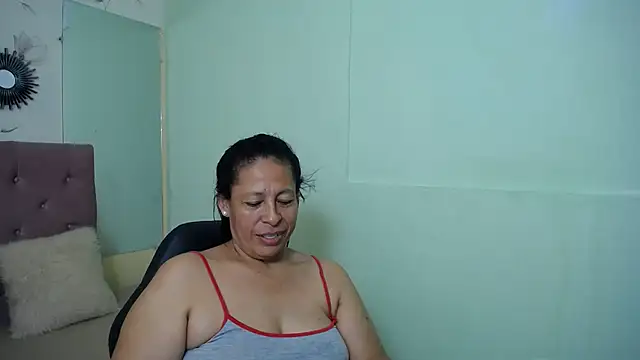 mature martina online show from 1, 3, 2025