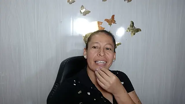 mature martina online show from 3, 3, 2025