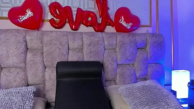 AnnyLopezz  online show from 18, 2, 2025