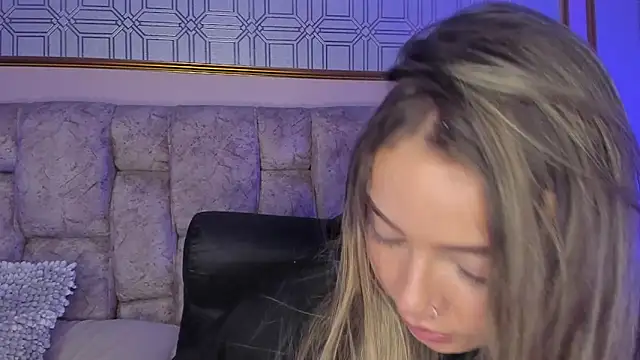 AnnyLopezz  online show from 18, 3, 2025