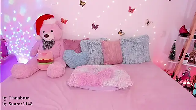 Zara uwu  online show from 12, 12, 2024