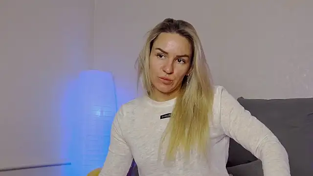 SofiJames online show from 3, 12, 2024