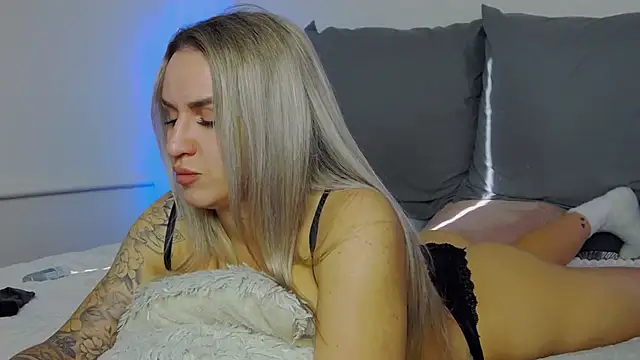 SofiJames online show from 4, 11, 2025