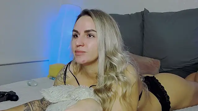 SofiJames online show from 20, 11, 2025