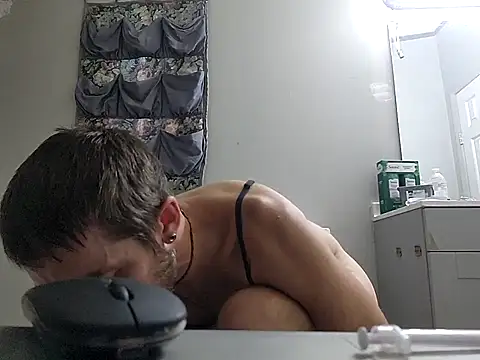 Snapshot of Bi_curious86 chatting on 22, 9, 2025 Bi curious86 online show from 22, 9, 2025