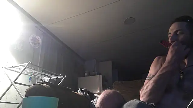 Snapshot of Bi_curious86 chatting on 18, 10, 2025 Bi curious86 online show from 18, 10, 2025