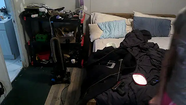 Snapshot of Bi_curious86 chatting on 4, 11, 2025 Bi curious86 online show from 4, 11, 2025