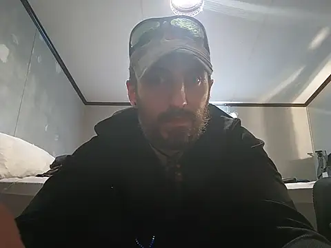 Snapshot of Bi_curious86 chatting on 8, 11, 2025 Bi curious86 online show from 8, 11, 2025