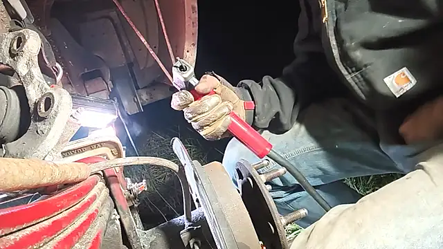 Snapshot of Bi_curious86 chatting on 15, 11, 2025 Bi curious86 online show from 15, 11, 2025