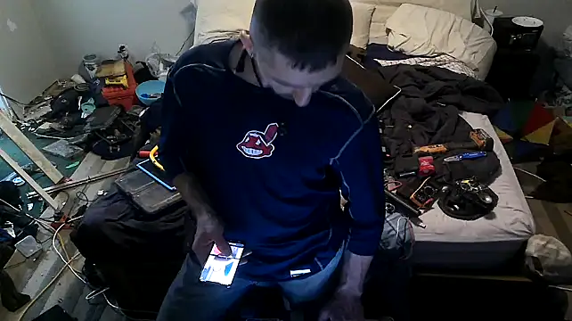 Snapshot of Bi_curious86 chatting on 24, 11, 2025 Bi curious86 online show from 24, 11, 2025