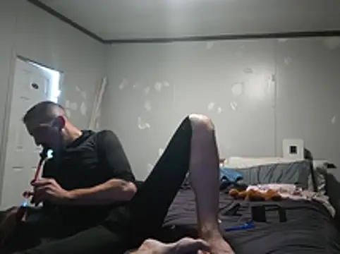 Snapshot of Bi_curious86 chatting on 28, 11, 2025 Bi curious86 online show from 28, 11, 2025