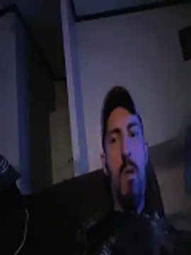 Snapshot of Bi_curious86 chatting on 4, 12, 2025 Bi curious86 online show from 4, 12, 2025