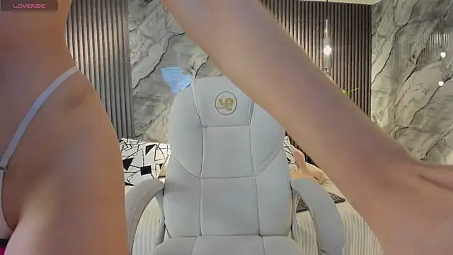 Snapshot of martina_mayers chatting on 20, 10, 2025 martina mayers online show from 20, 10, 2025