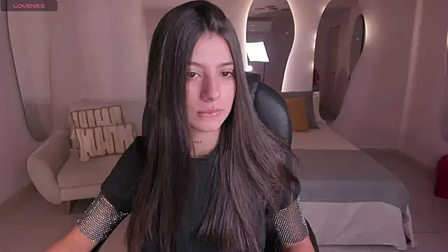 AlessiaCorleone  online show from 18, 12, 2024