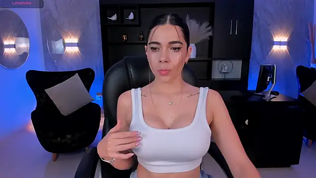 AmyWalker  online show from 14, 1, 2025
