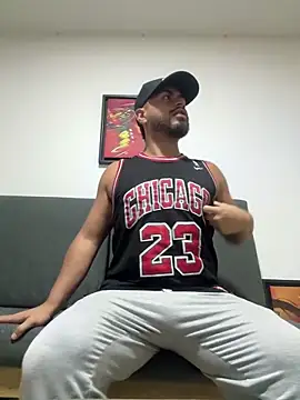 Snapshot of Juan_Castano chatting on 16, 2, 2025 Juan Castano online show from 16, 2, 2025